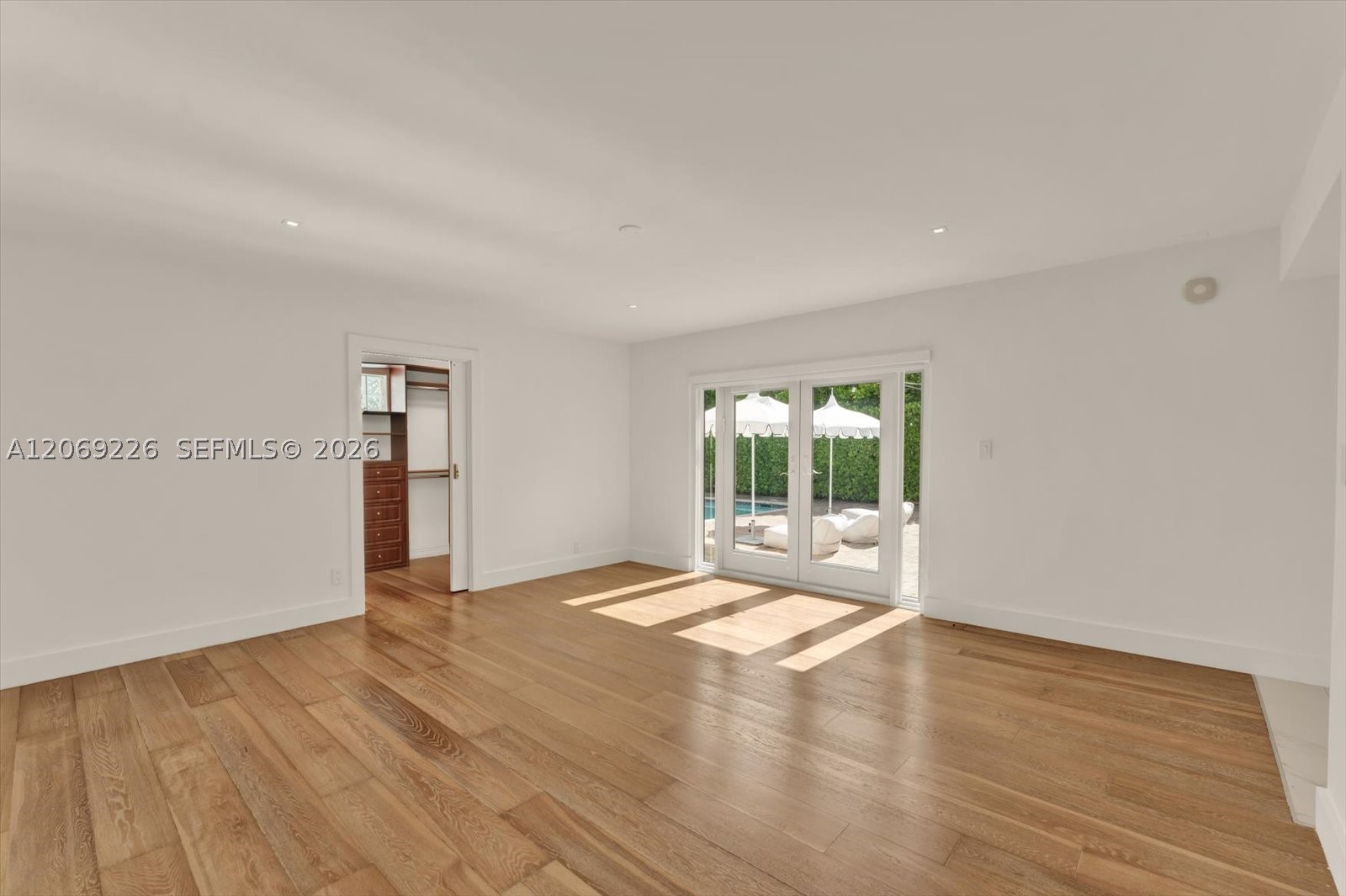 1777 Daytonia Rd, Miami Beach FL 33141