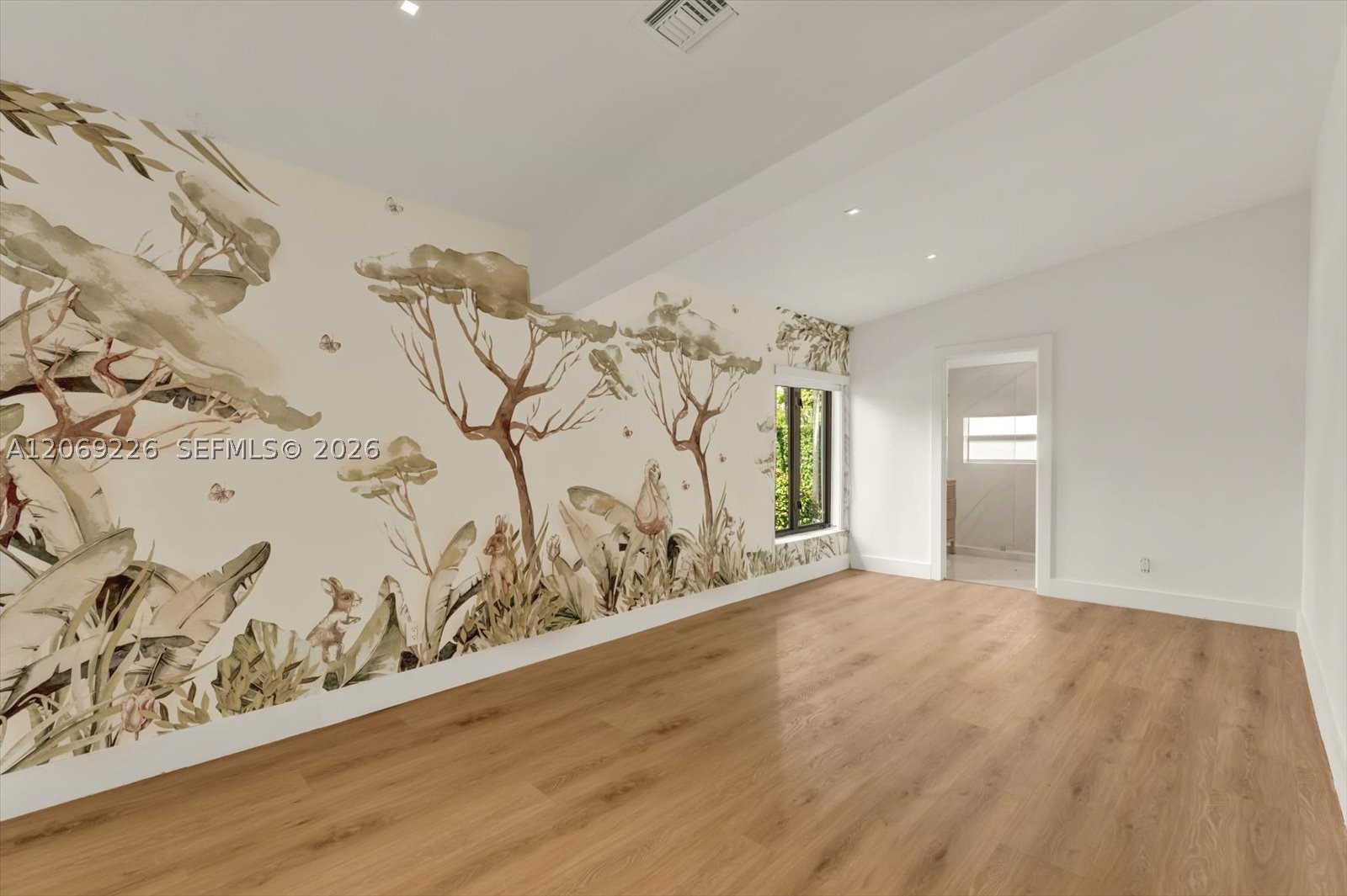 1777 Daytonia Rd, Miami Beach FL 33141