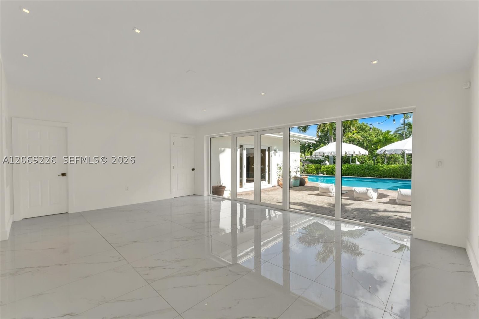 1777 Daytonia Rd, Miami Beach FL 33141