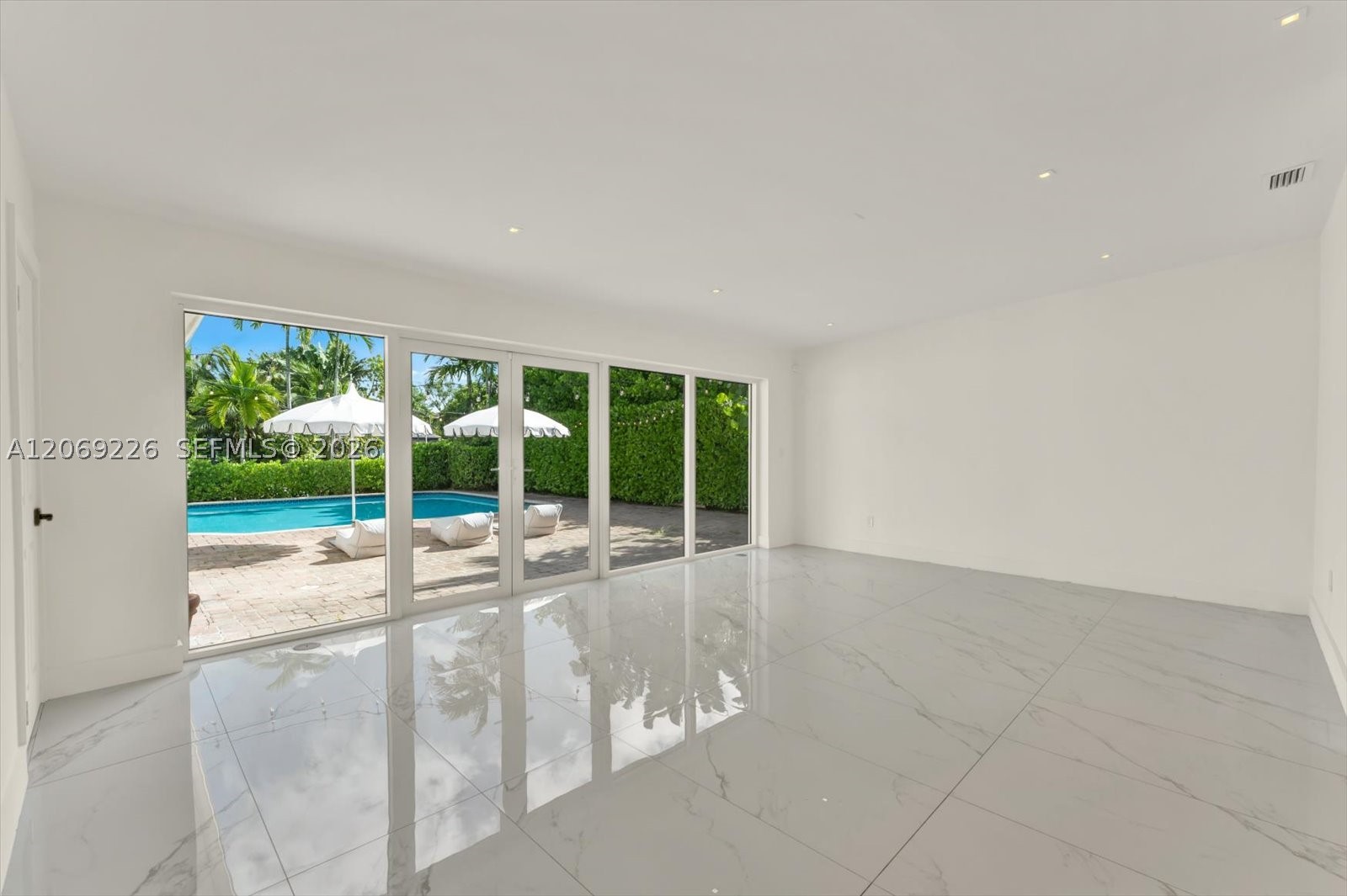 1777 Daytonia Rd, Miami Beach FL 33141