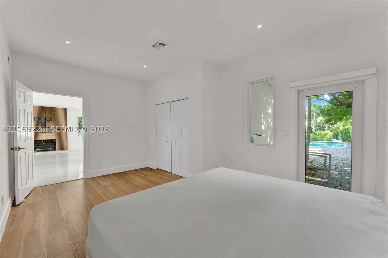 1777 Daytonia Rd, Miami Beach FL 33141