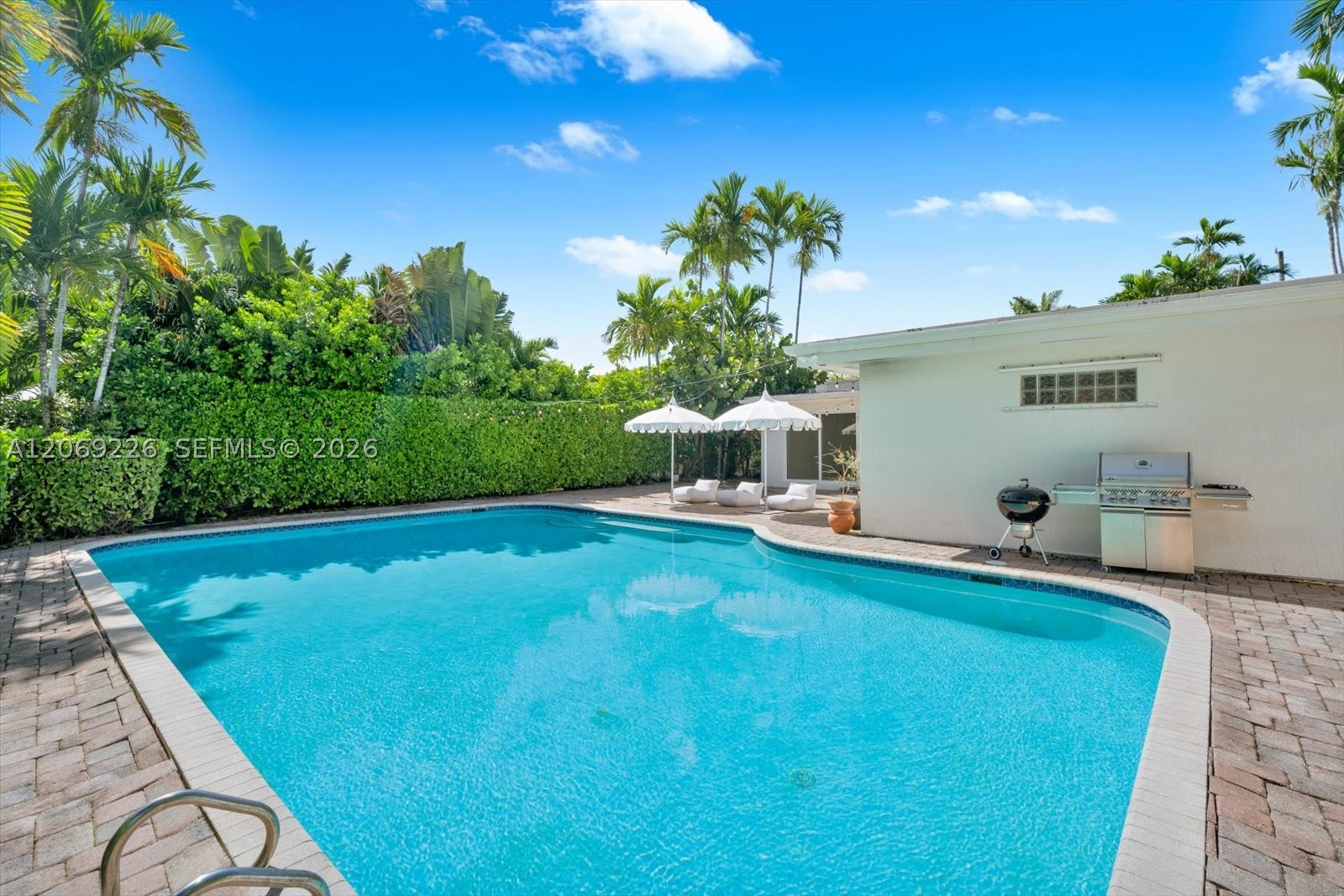 1777 Daytonia Rd, Miami Beach FL 33141
