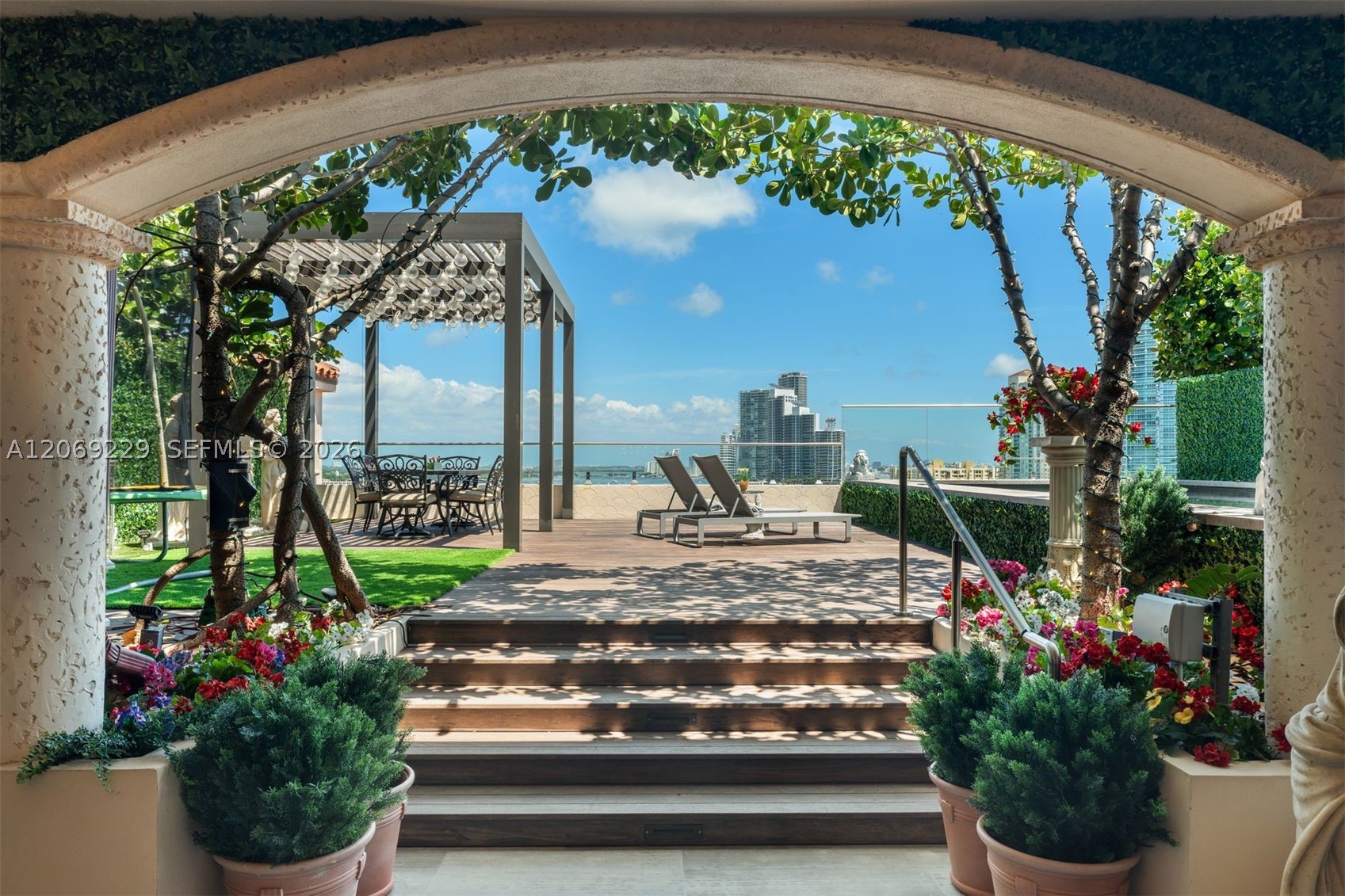 6893 Fisher Island Dr 6893 Lphcenter #6893, Miami Beach FL 33109