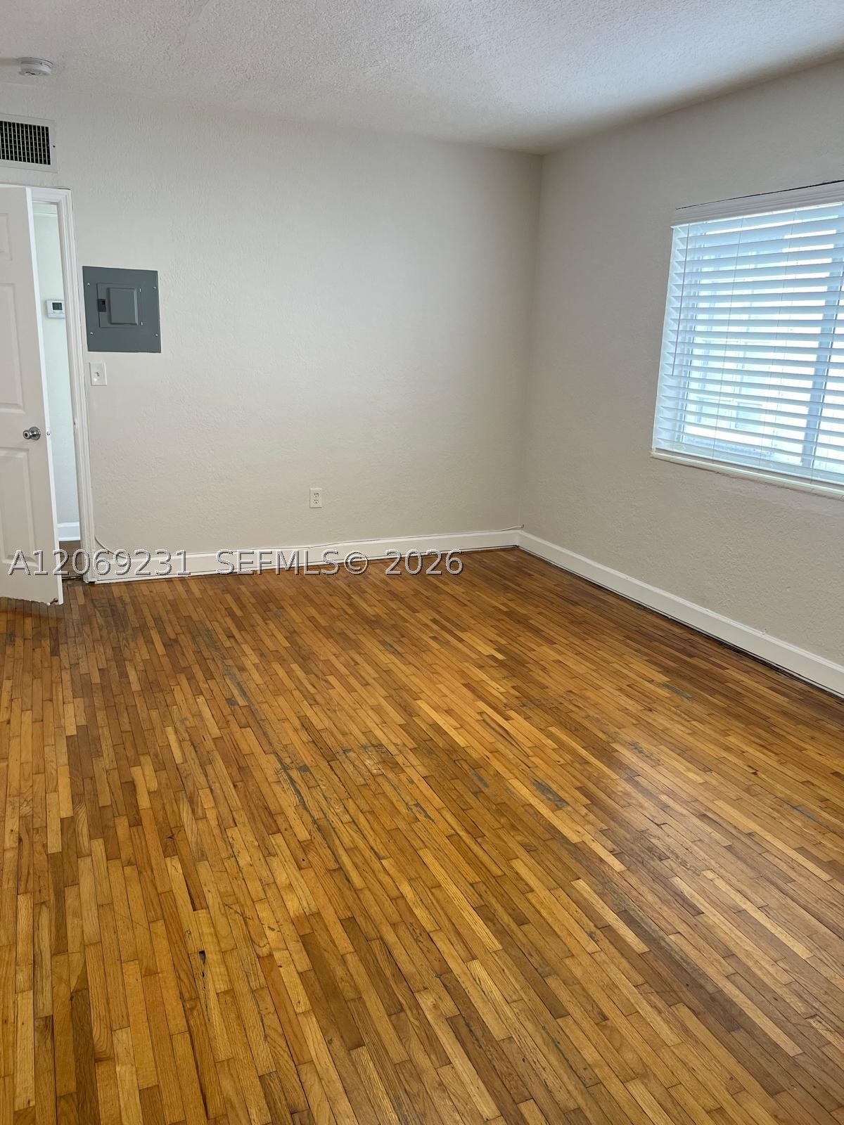 8271 Crespi Blvd #5, Miami Beach FL 33141