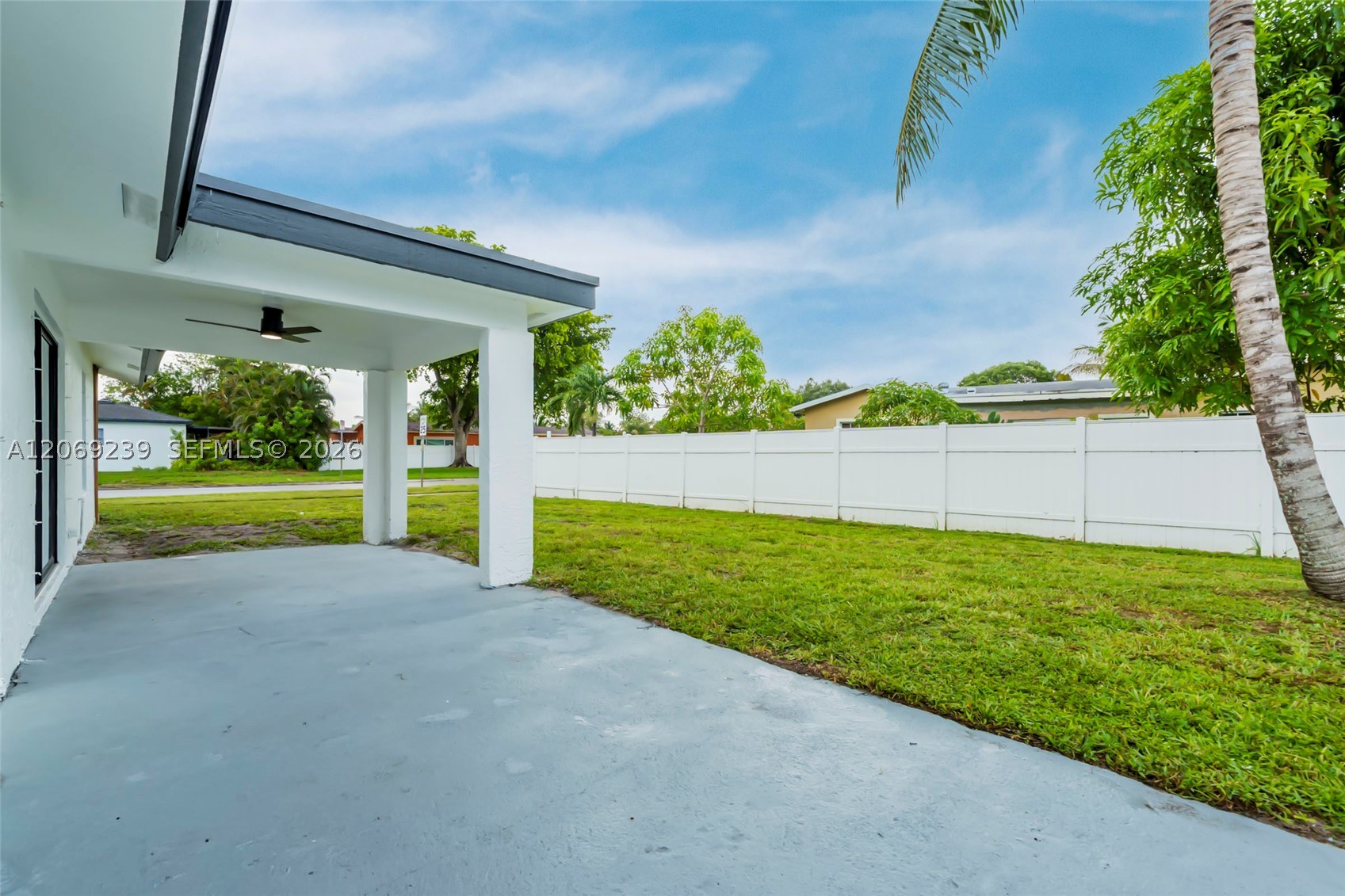 5090 SW 11th St, Margate FL 33068