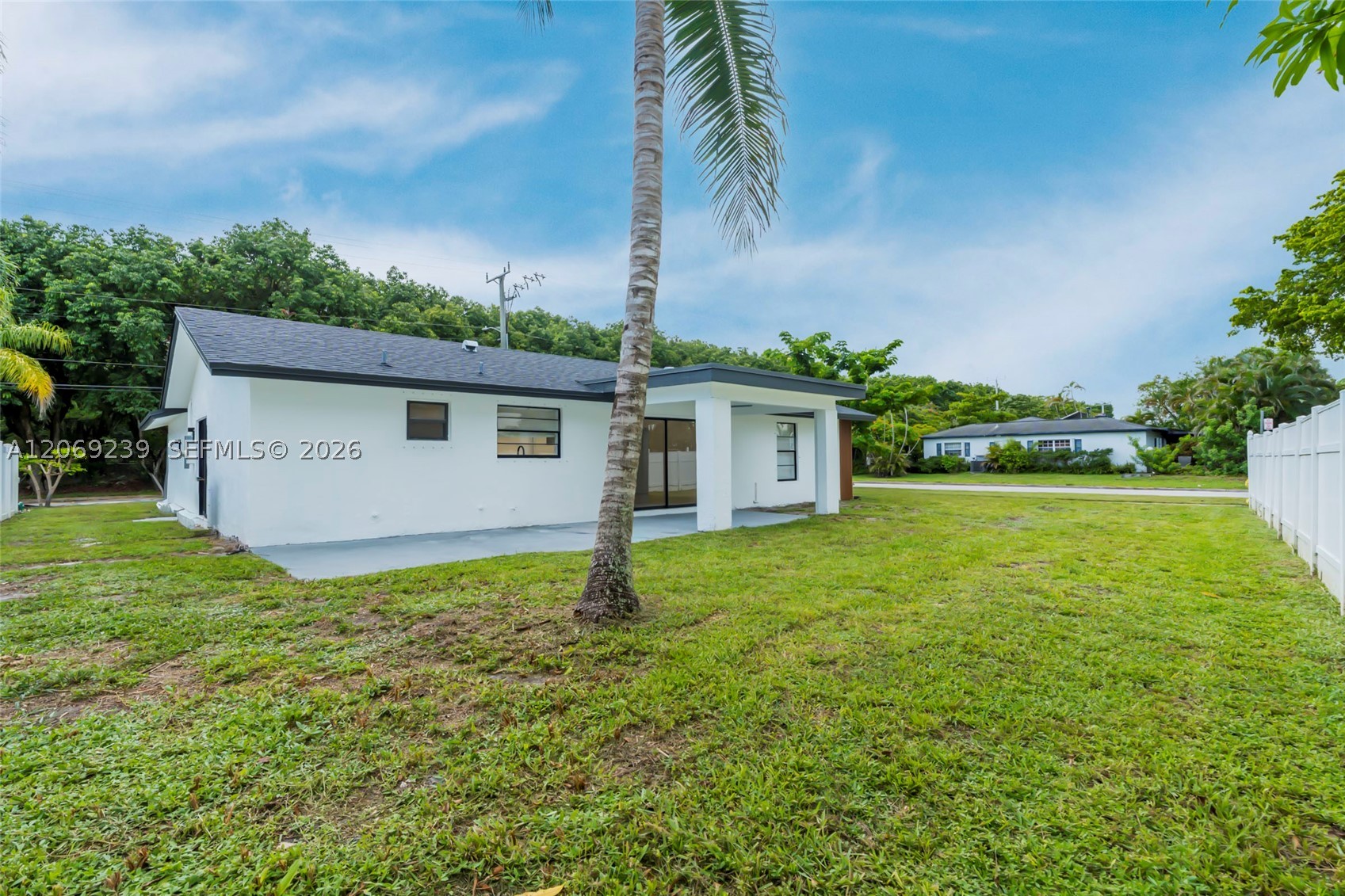 5090 SW 11th St, Margate FL 33068