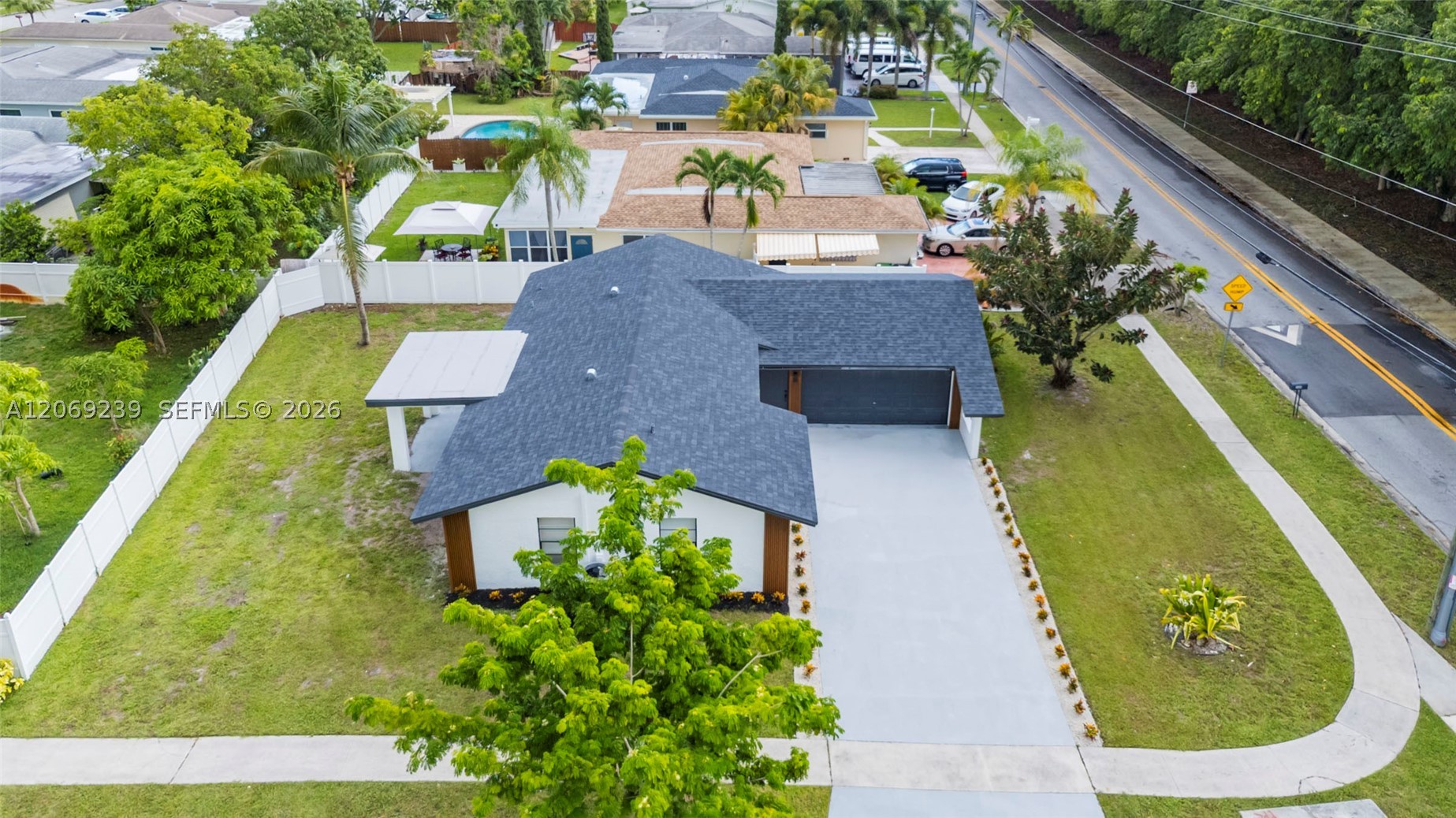 5090 SW 11th St, Margate FL 33068