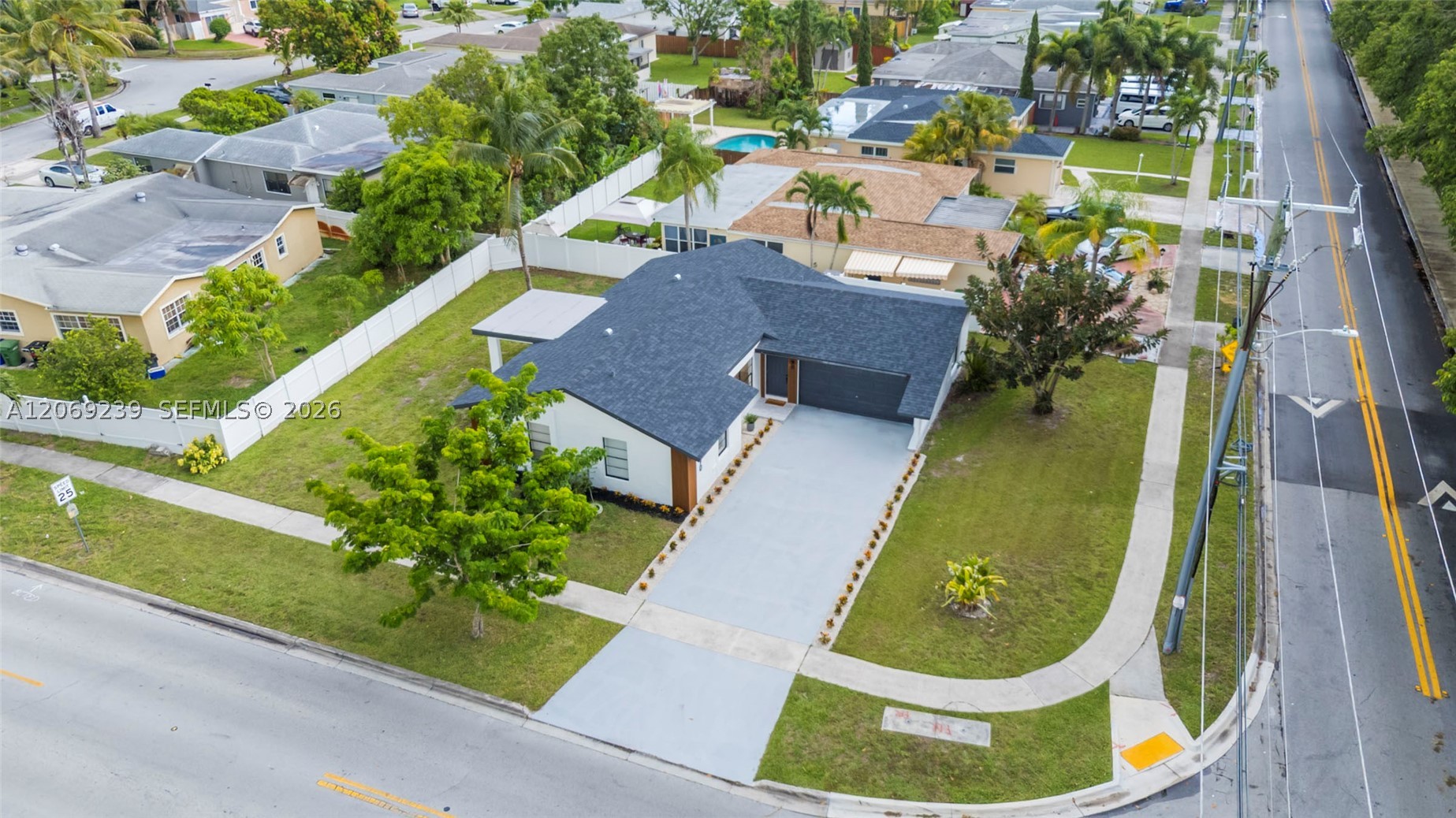 5090 SW 11th St, Margate FL 33068