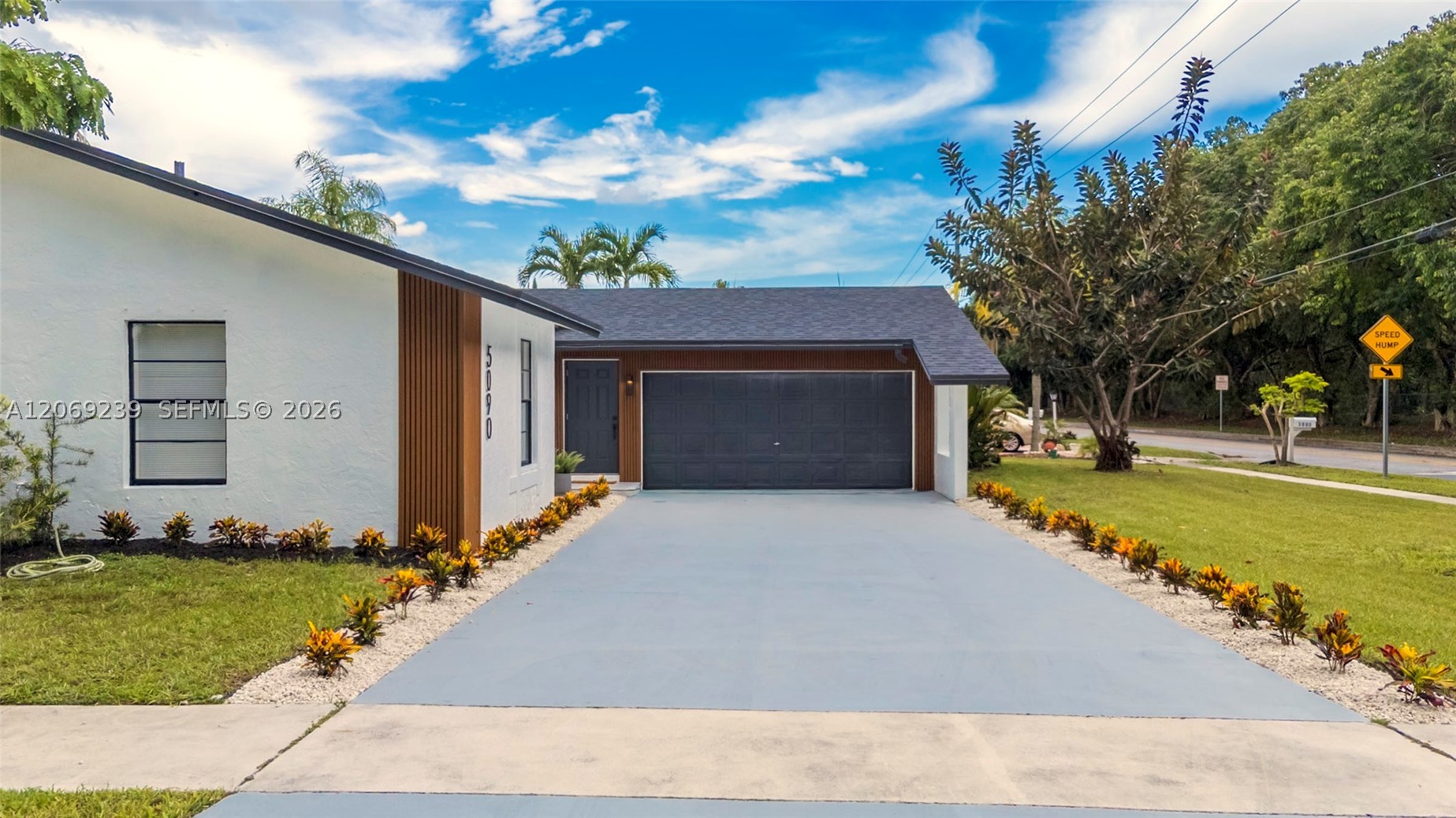 5090 SW 11th St, Margate FL 33068