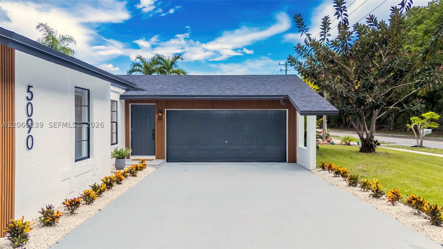 5090 SW 11th St, Margate FL 33068