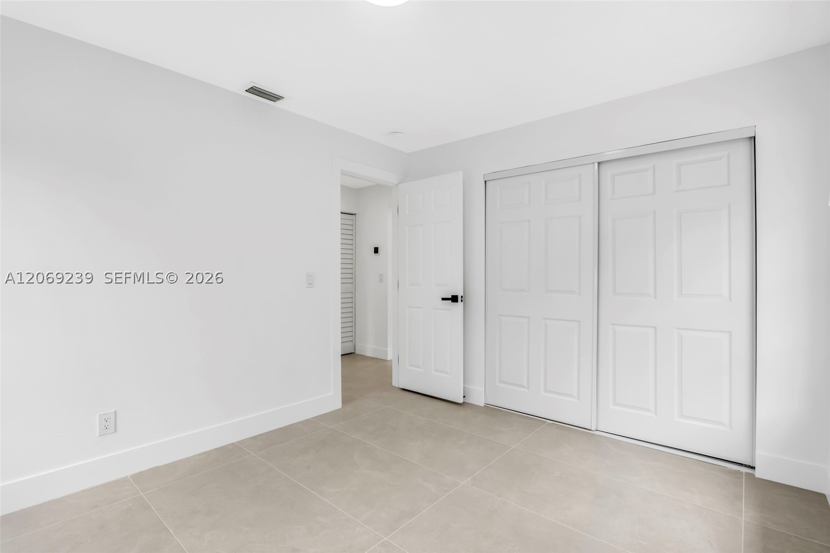 5090 SW 11th St, Margate FL 33068