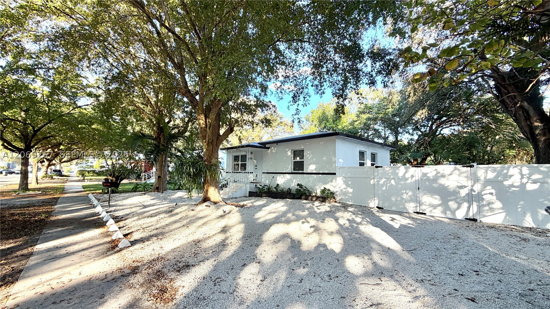 12325 NE 11th Pl, North Miami FL 33161