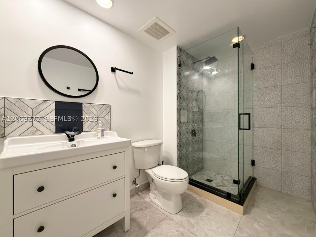 950 Brickell Bay Dr #1108, Miami FL 33131