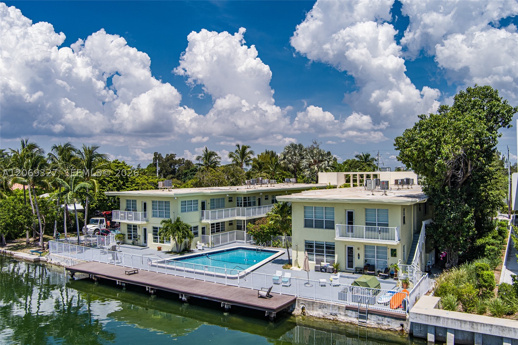 350 S Shore Dr #15, Miami Beach FL 33141
