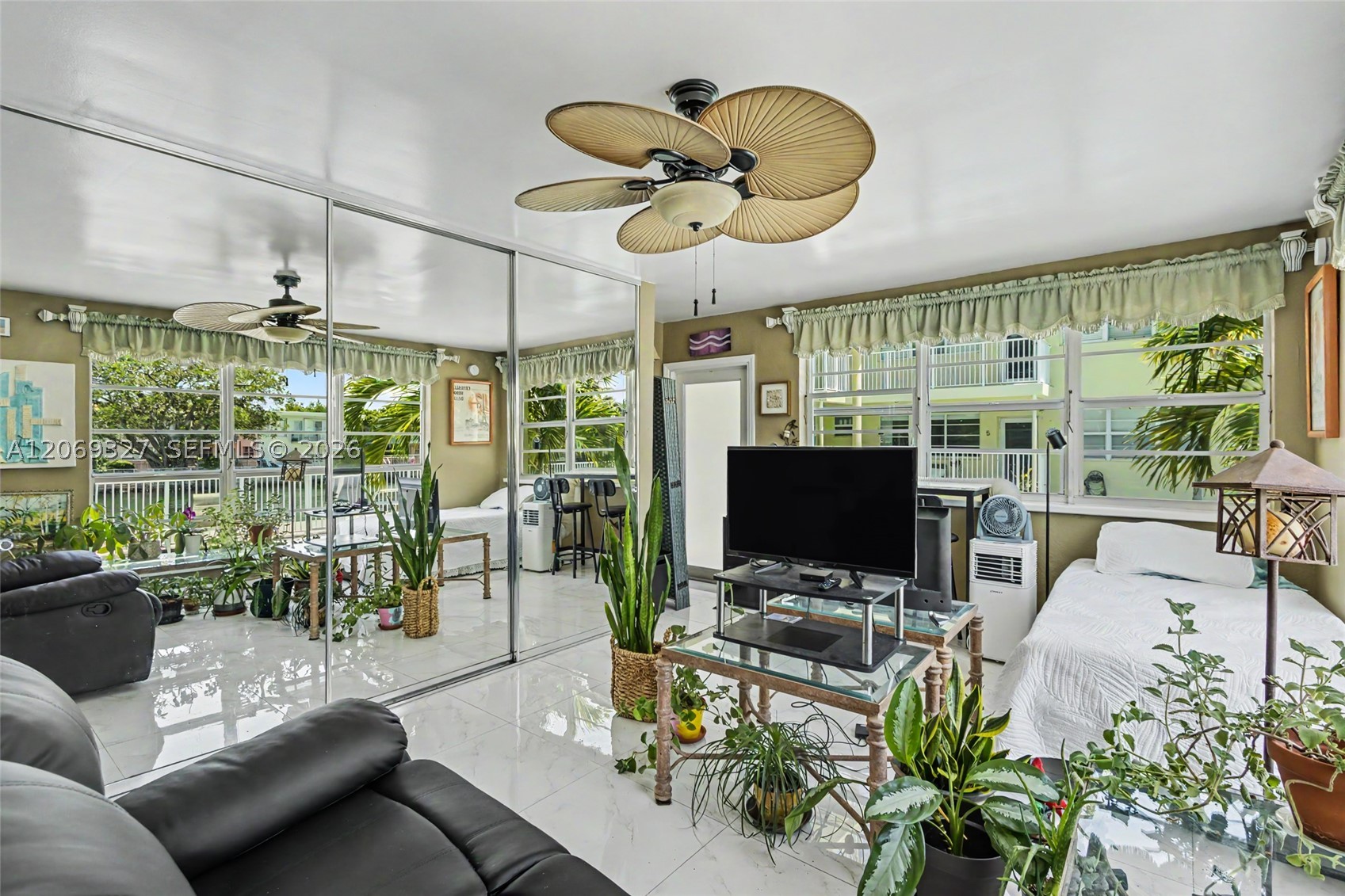 350 S Shore Dr #15, Miami Beach FL 33141