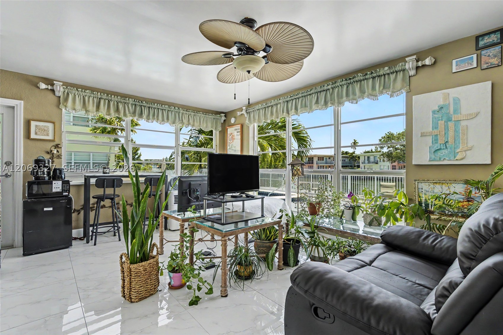 350 S Shore Dr #15, Miami Beach FL 33141