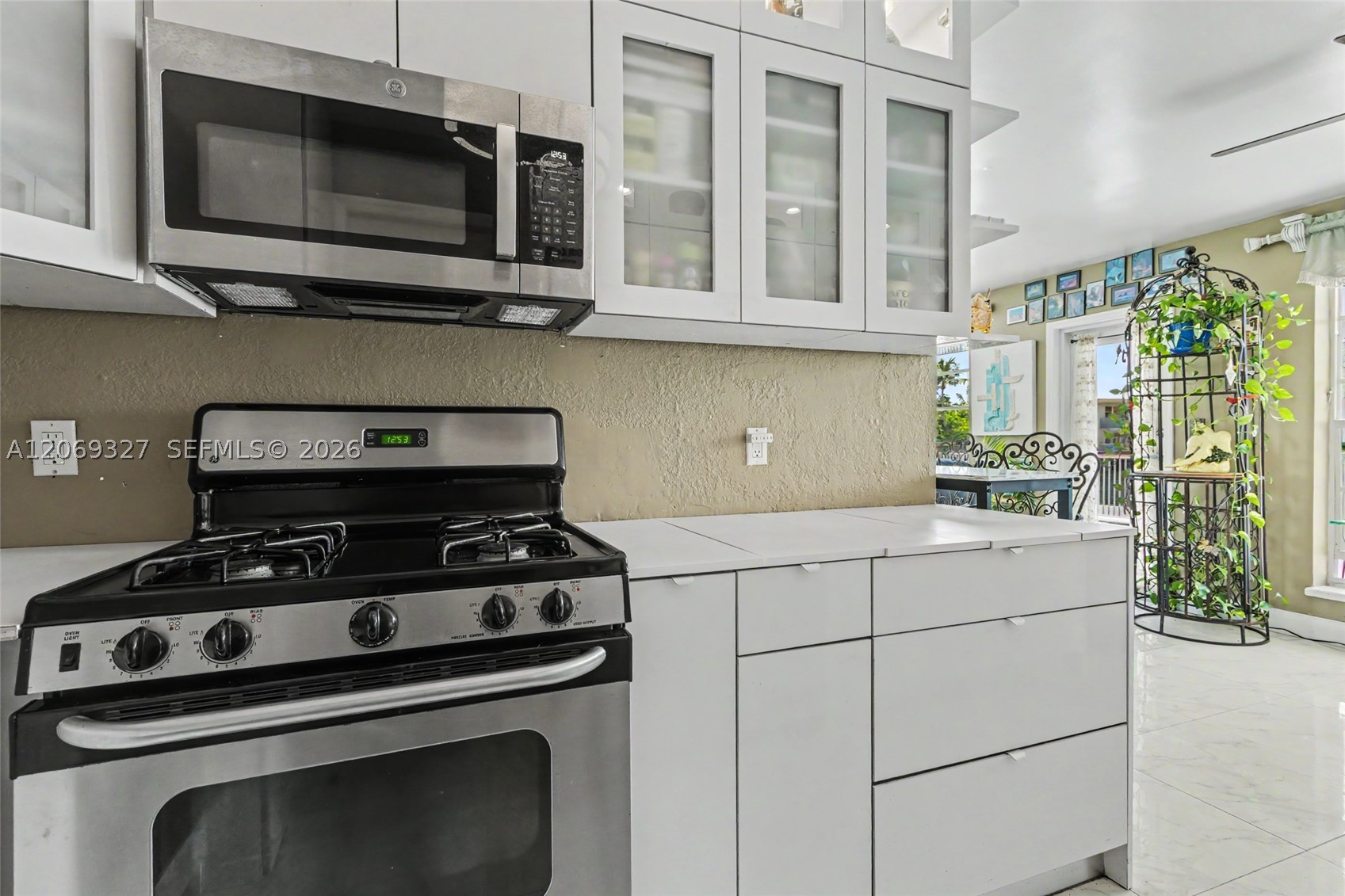 350 S Shore Dr #15, Miami Beach FL 33141
