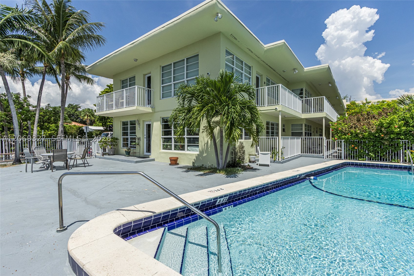 350 S Shore Dr #15, Miami Beach FL 33141