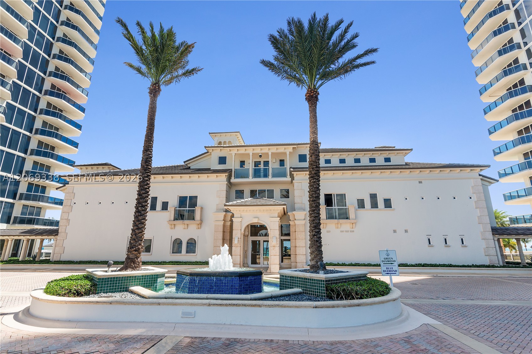 4779 Collins Ave #PH4306, Miami Beach FL 33140
