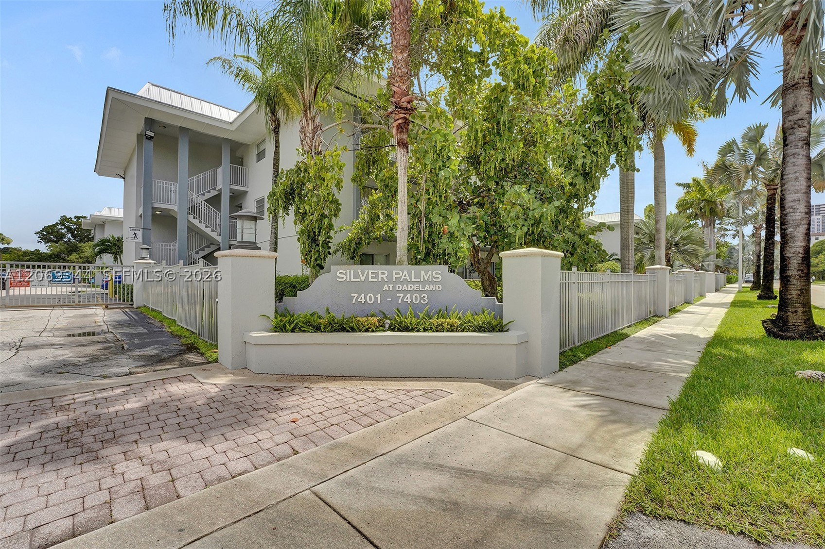 7401 SW 82nd St #302S, Miami FL 33143