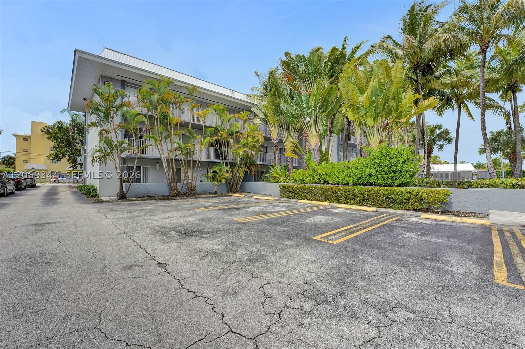 7401 SW 82nd St #302S, Miami FL 33143