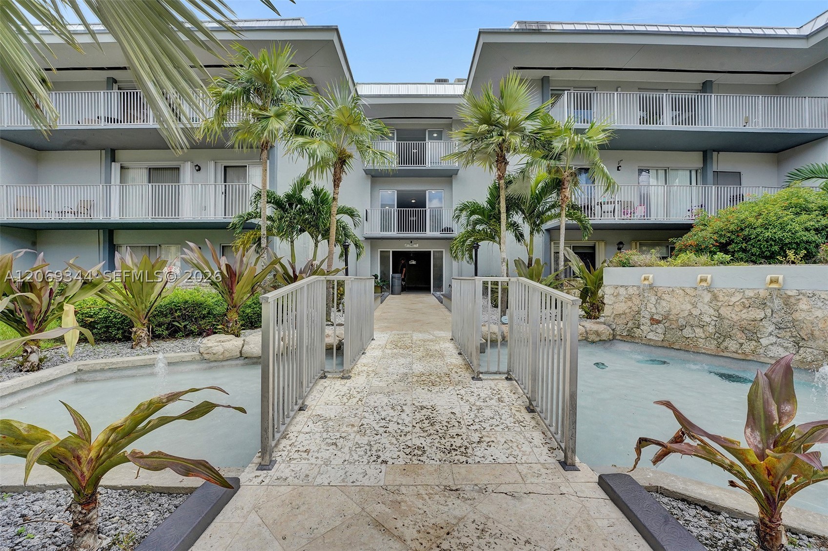 7401 SW 82nd St #302S, Miami FL 33143