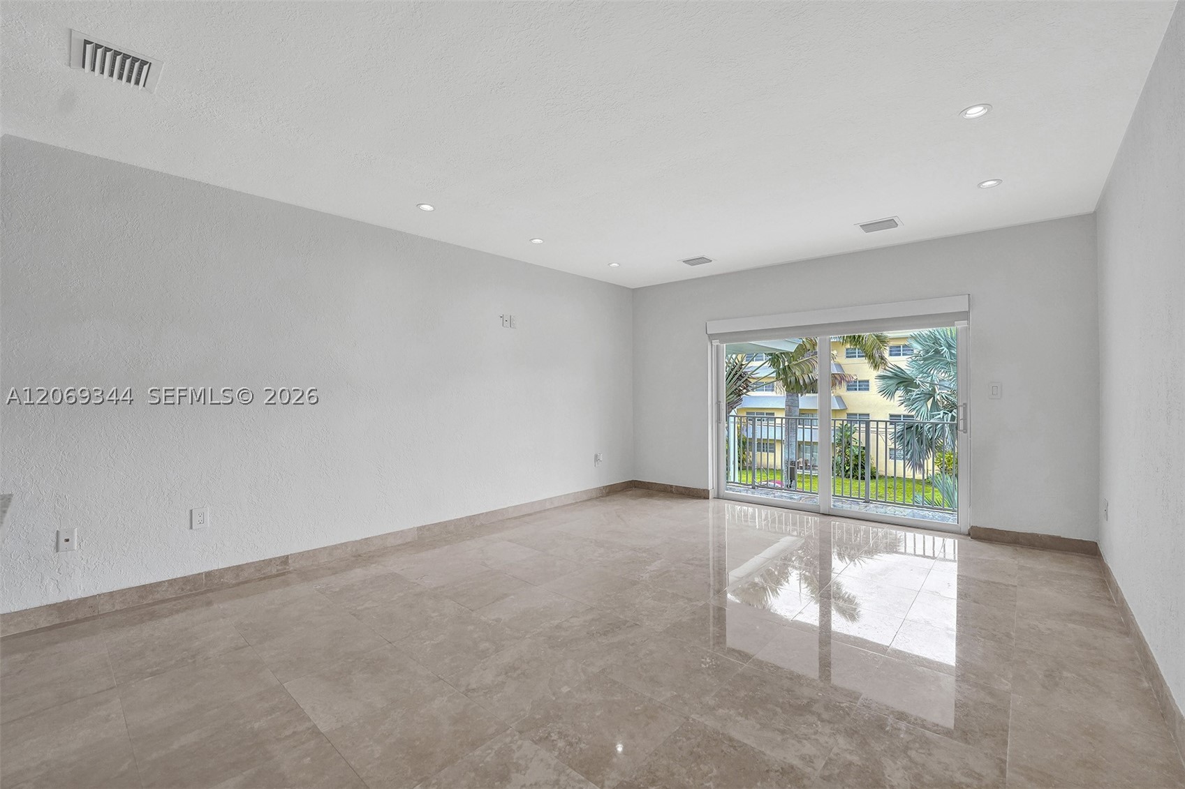 7401 SW 82nd St #302S, Miami FL 33143