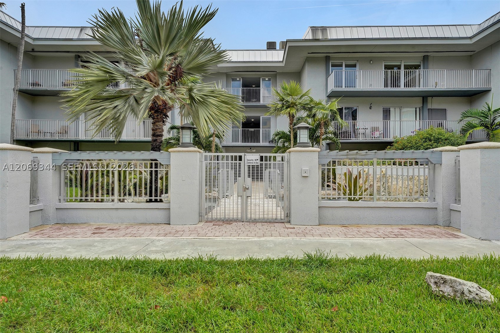 7401 SW 82nd St #302S, Miami FL 33143