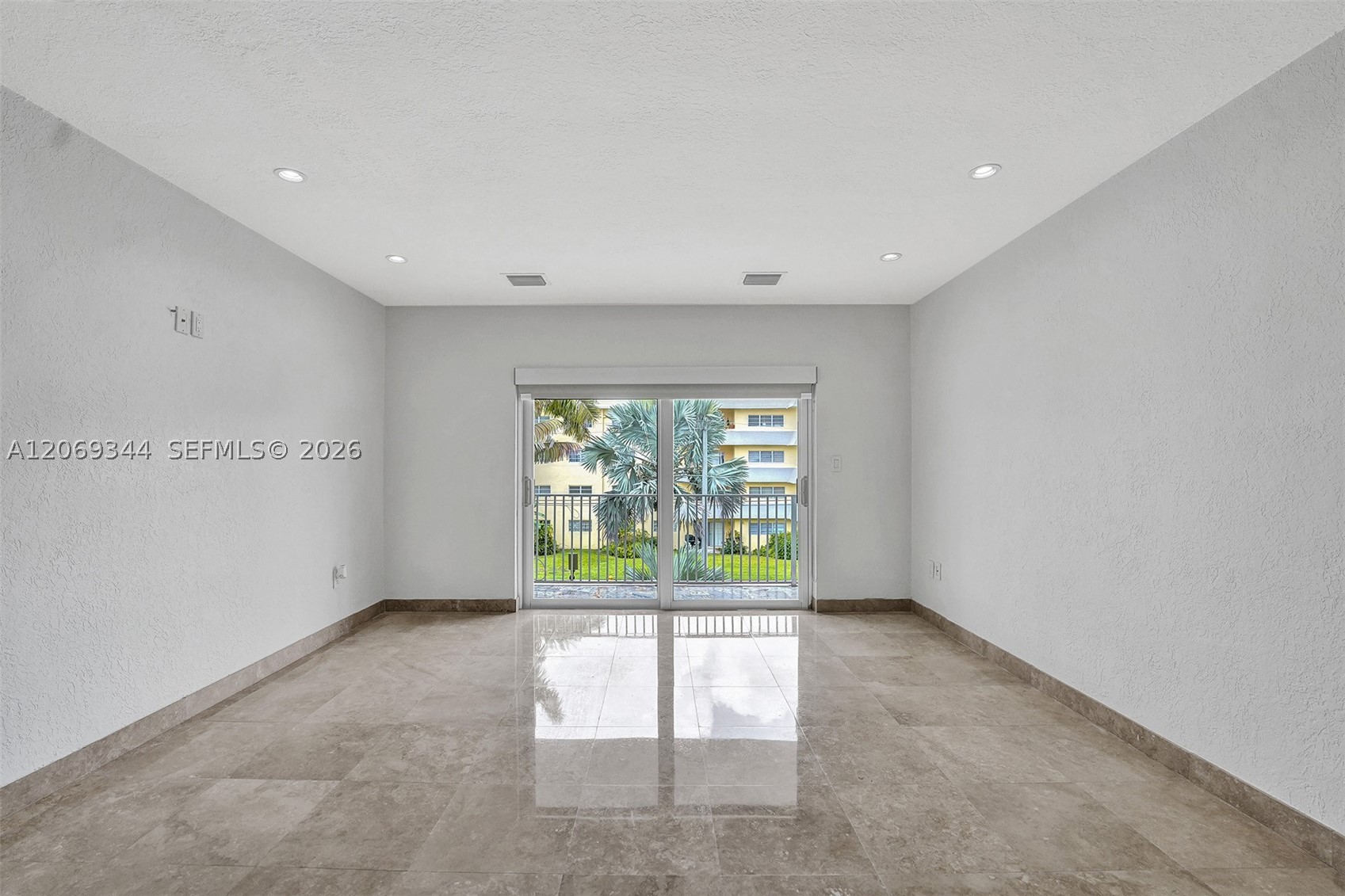7401 SW 82nd St #302S, Miami FL 33143