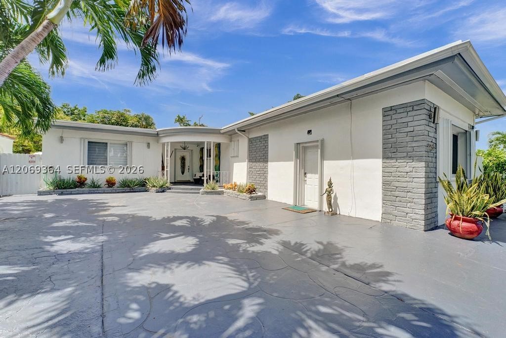 1750 71st St, Miami Beach FL 33141