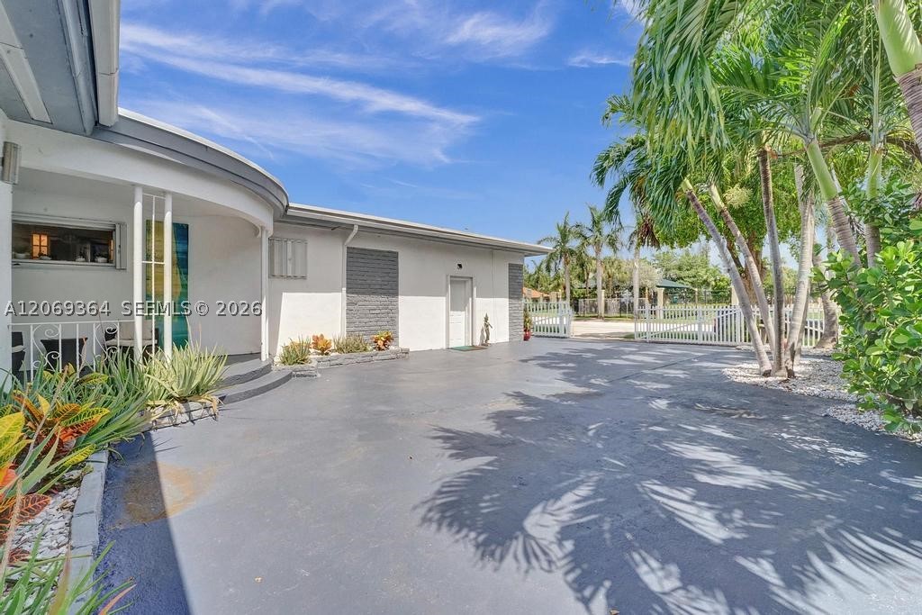 1750 71st St, Miami Beach FL 33141