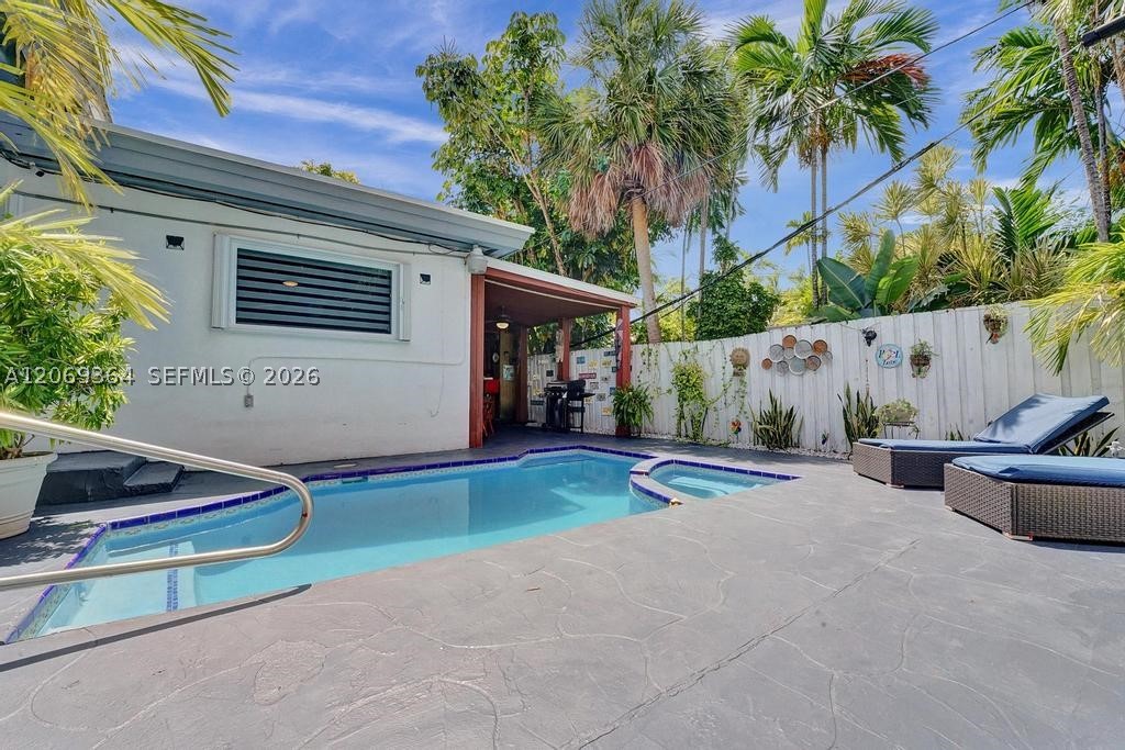 1750 71st St, Miami Beach FL 33141