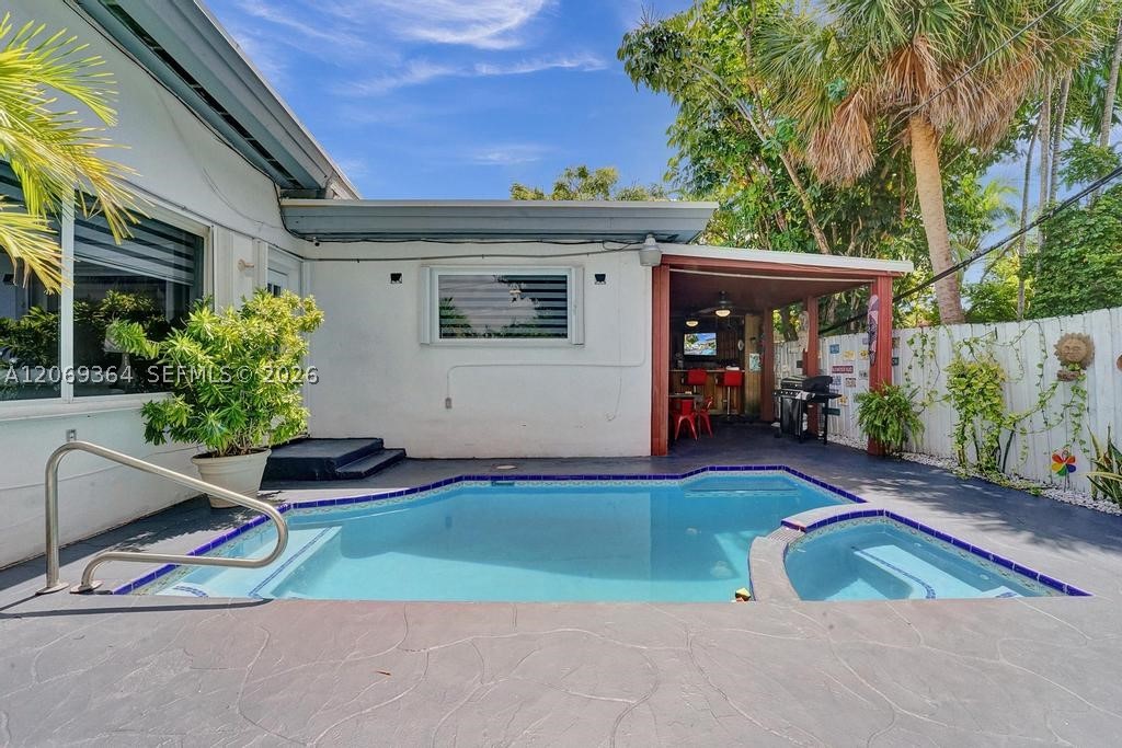 1750 71st St, Miami Beach FL 33141