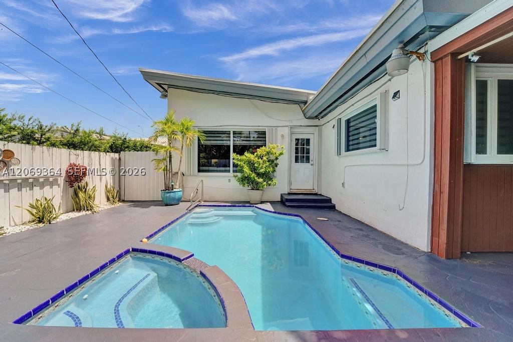 1750 71st St, Miami Beach FL 33141