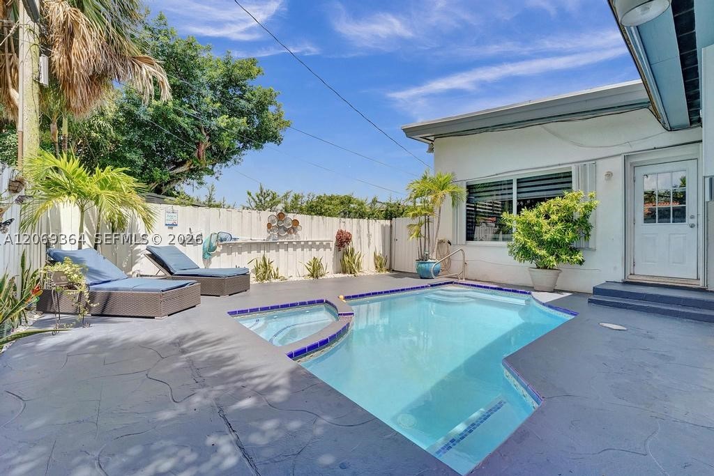 1750 71st St, Miami Beach FL 33141