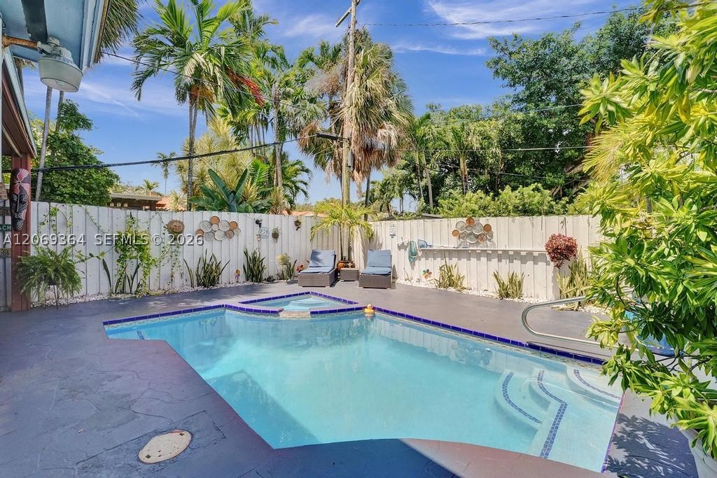 1750 71st St, Miami Beach FL 33141