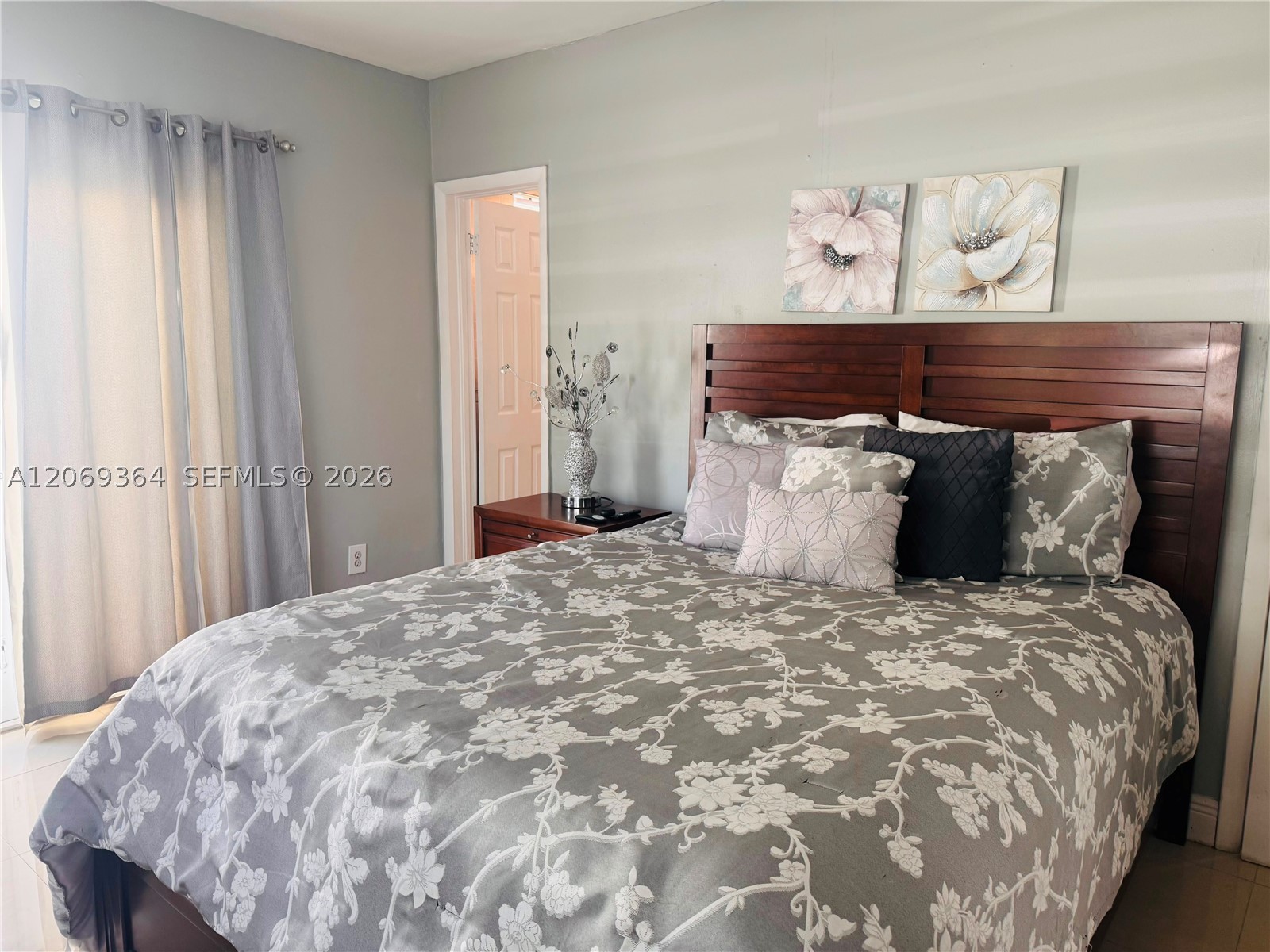 1750 71st St, Miami Beach FL 33141