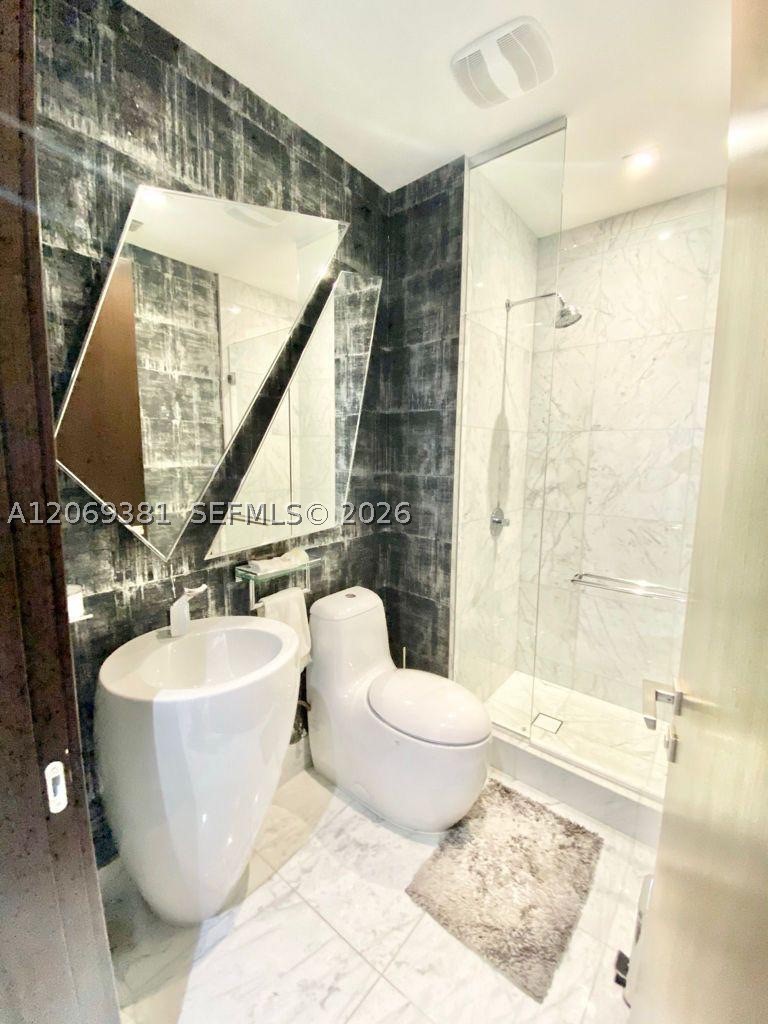 16901 Collins Ave #701, Sunny Isles Beach FL 33160