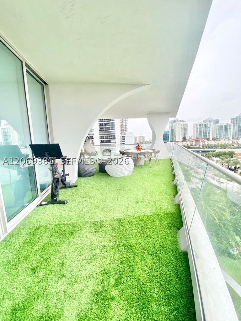 16901 Collins Ave #701, Sunny Isles Beach FL 33160