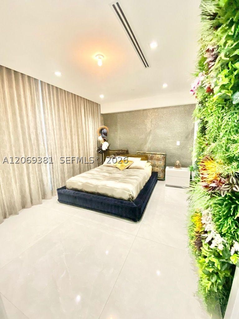 16901 Collins Ave #701, Sunny Isles Beach FL 33160