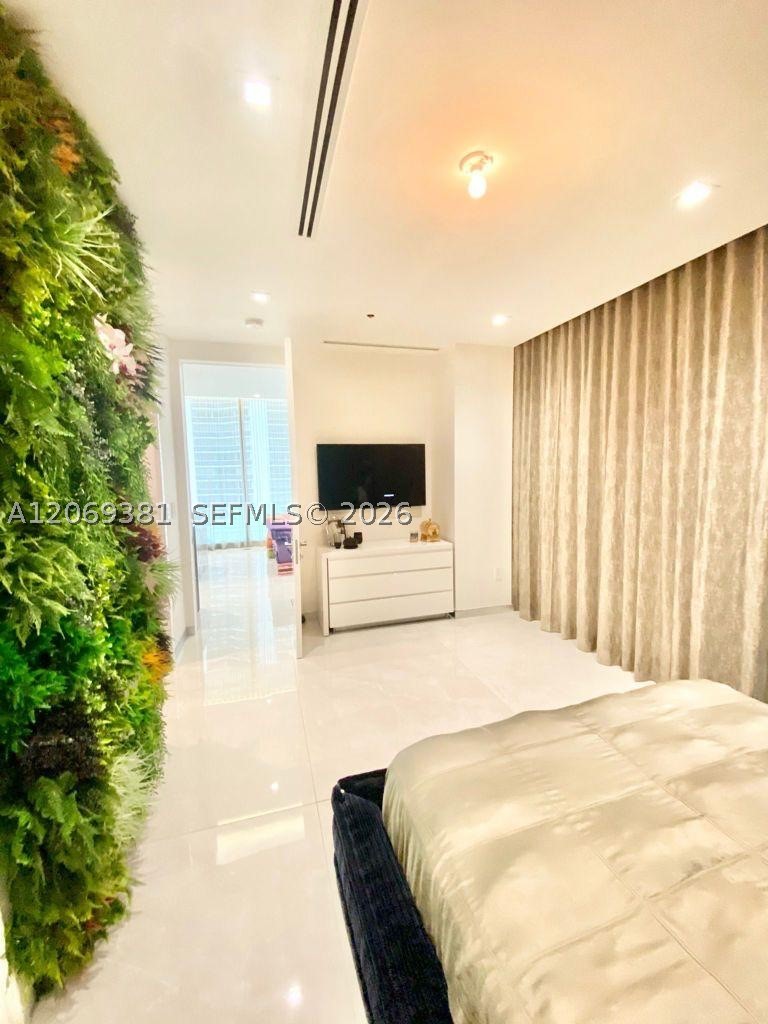 16901 Collins Ave #701, Sunny Isles Beach FL 33160