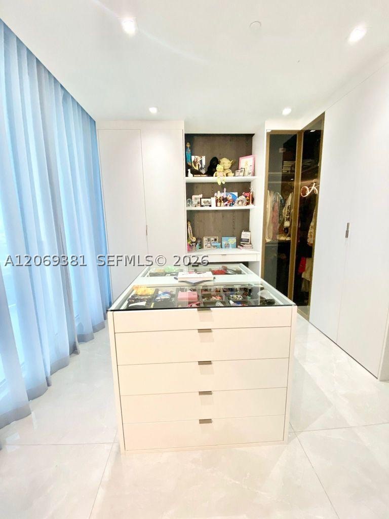 16901 Collins Ave #701, Sunny Isles Beach FL 33160