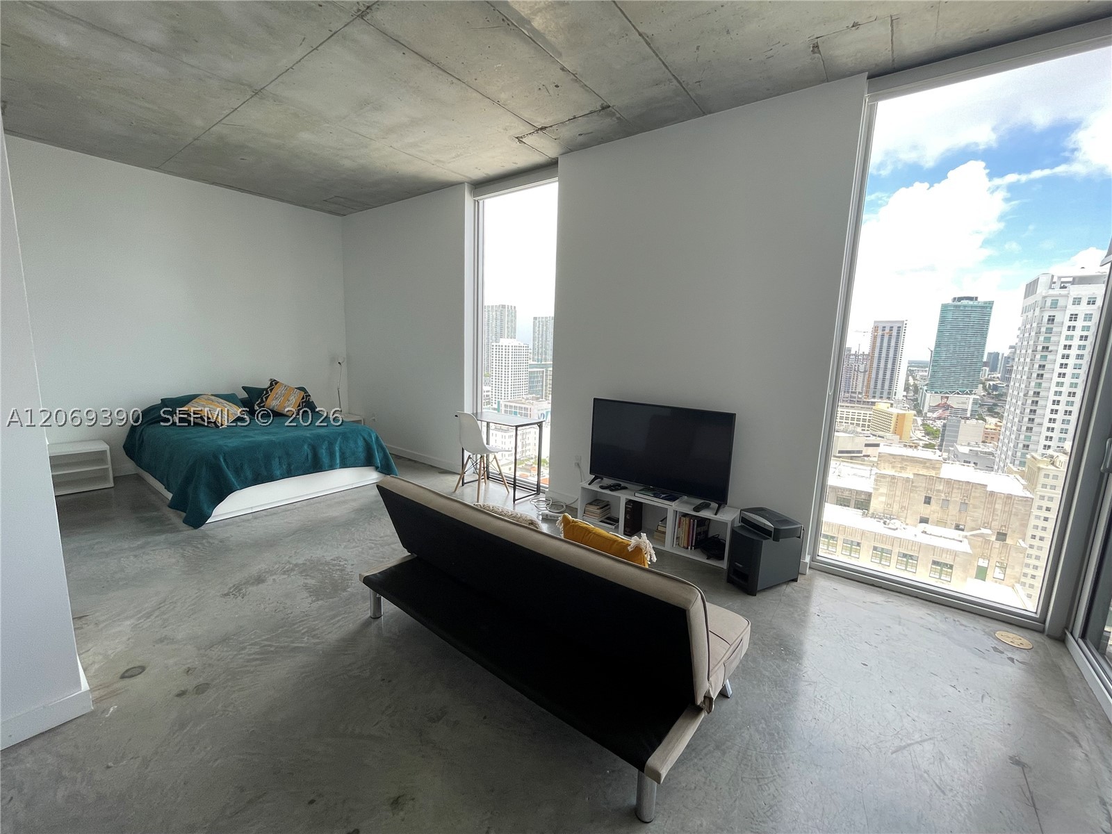 151 SE 1st St #3004, Miami FL 33131
