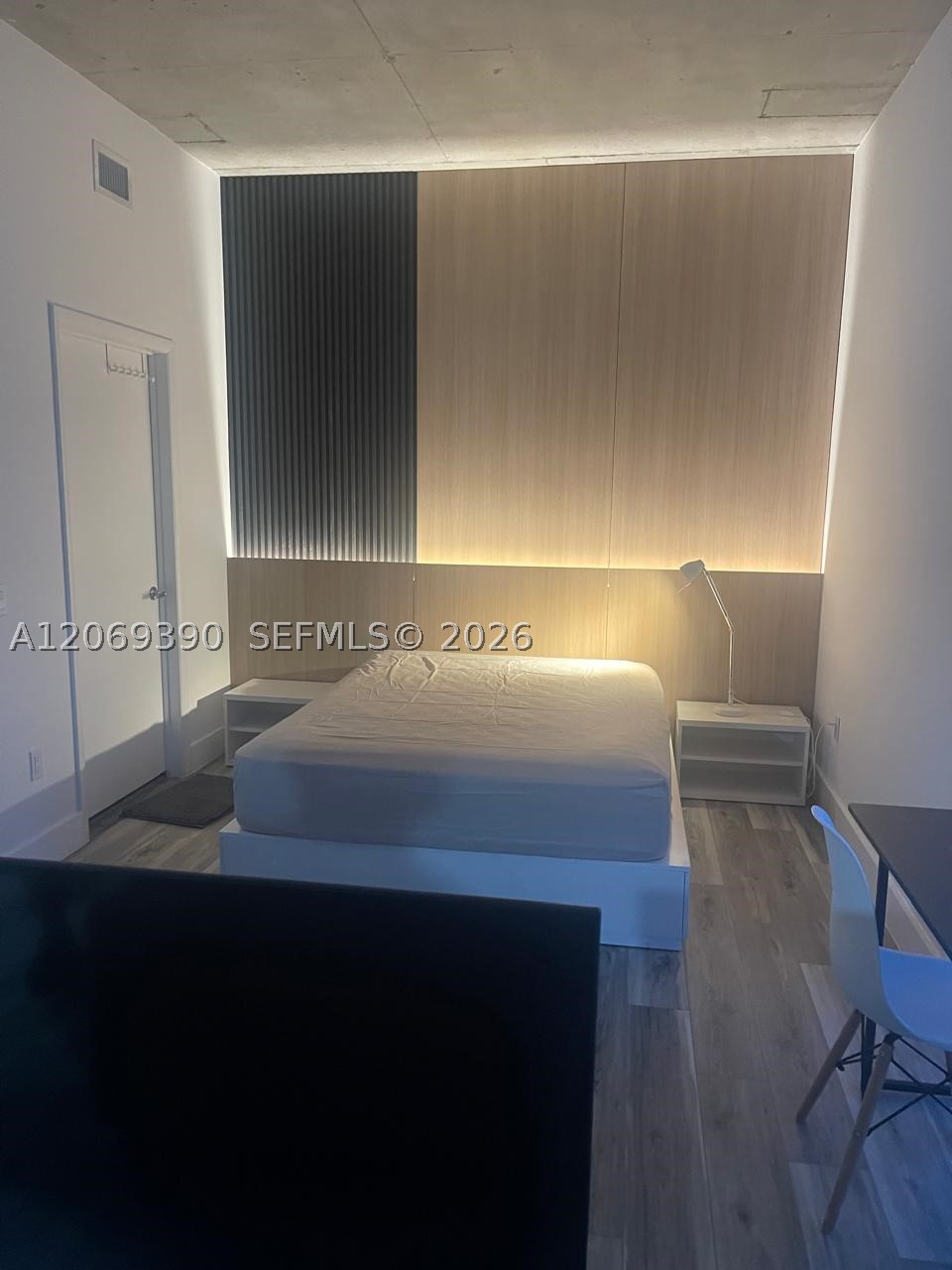 151 SE 1st St #3004, Miami FL 33131