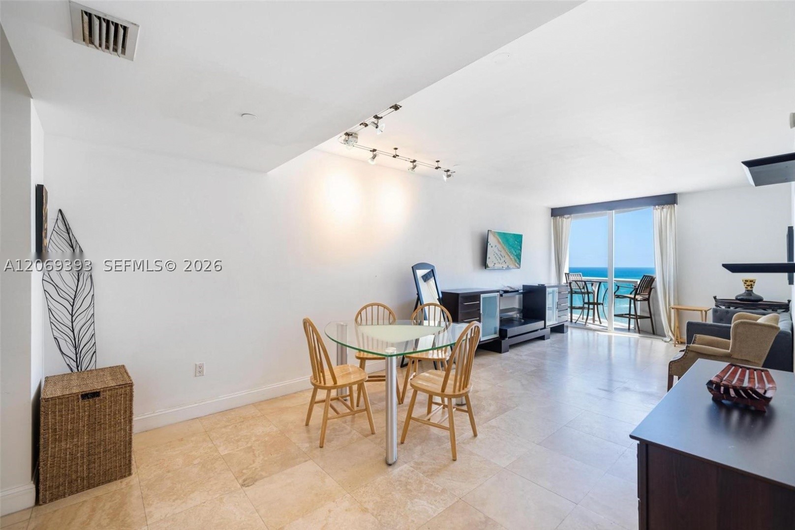 6365 Collins Ave #2805, Miami Beach FL 33141