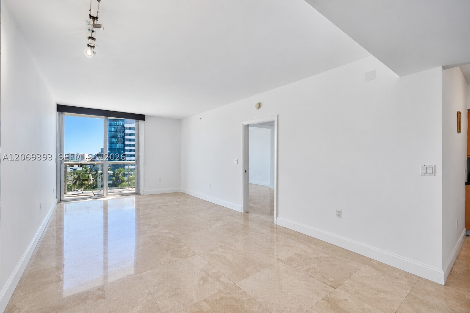 6365 Collins Ave #2805, Miami Beach FL 33141