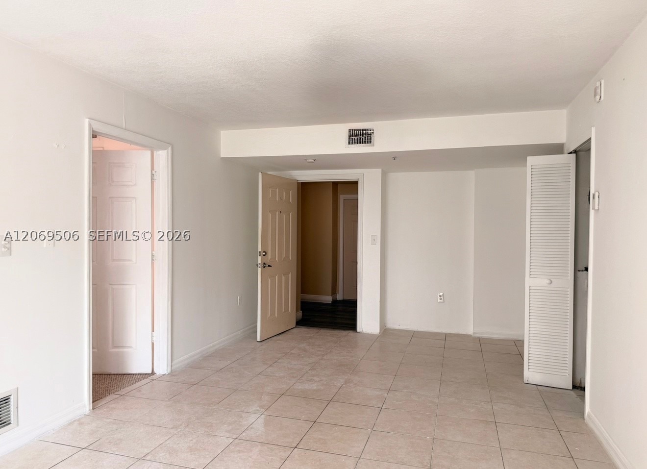 2415 NW 16th St Rd #207-1, Miami FL 33125