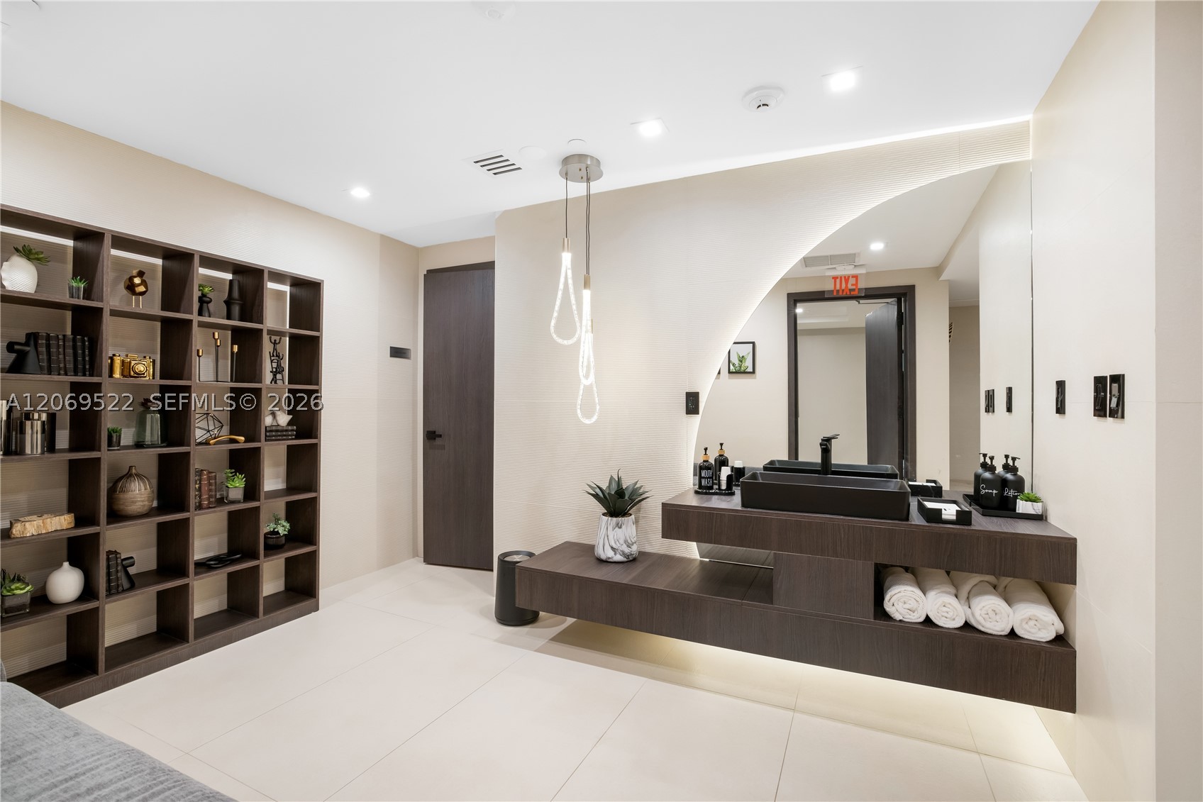 15901 Collins Ave #707, Sunny Isles Beach FL 33160