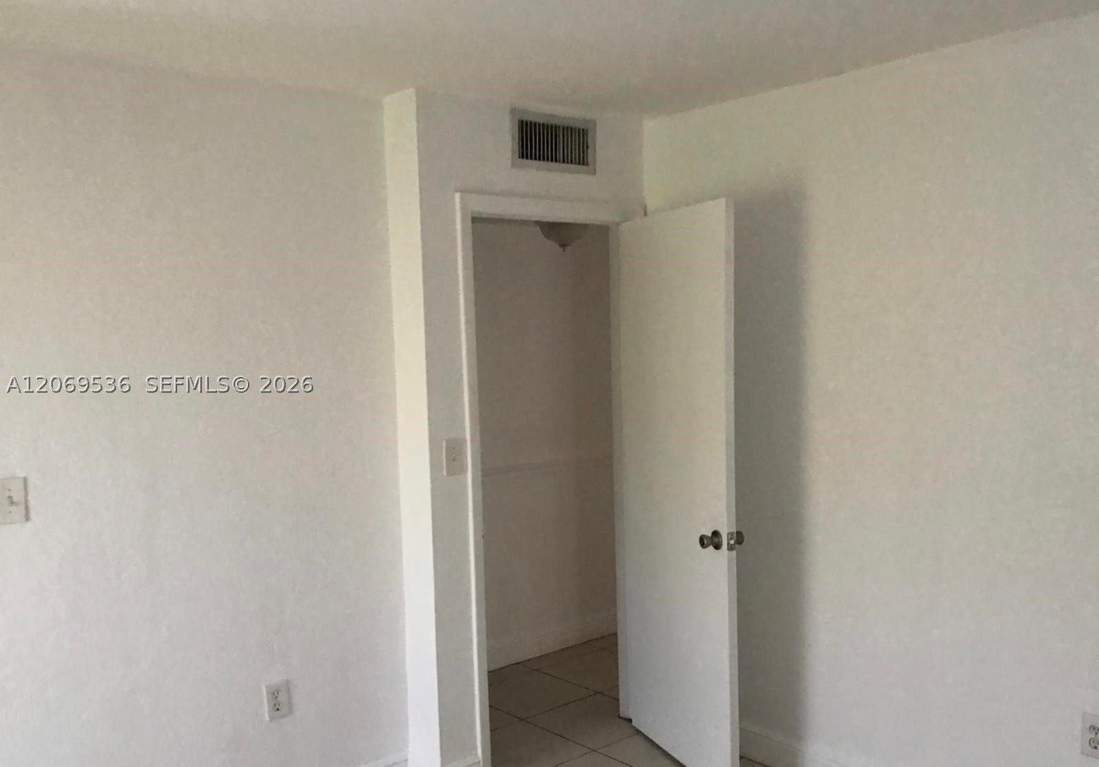 9445 SW 76th St #U1, Miami FL 33173