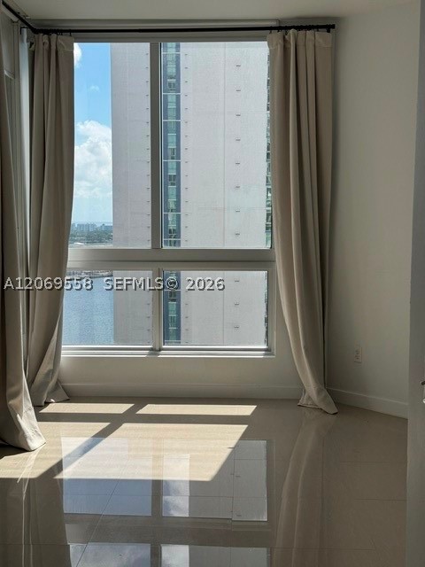 300 S Biscayne Blvd #T-2416, Miami FL 33131